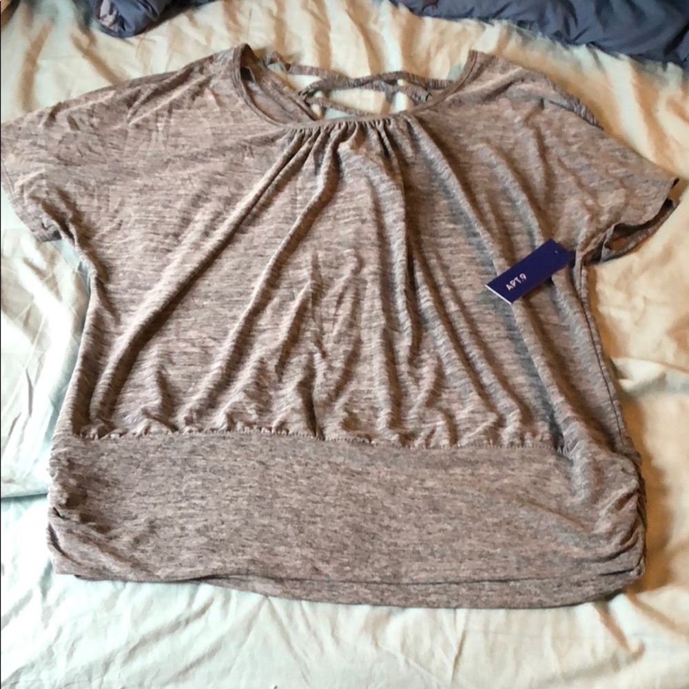 Women’s short sleeve shirt